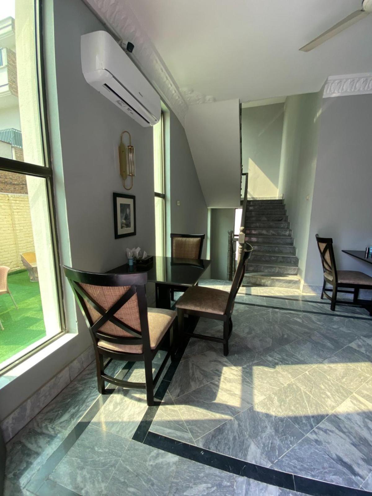 Hotel Vip Express Peshawar Exterior foto
