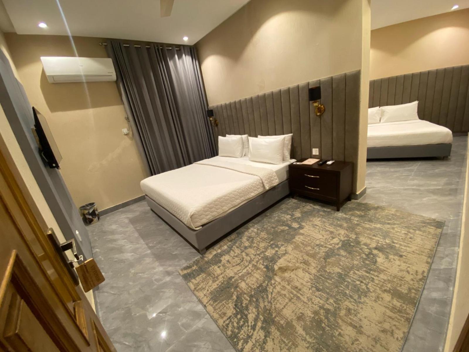 Hotel Vip Express Peshawar Exterior foto