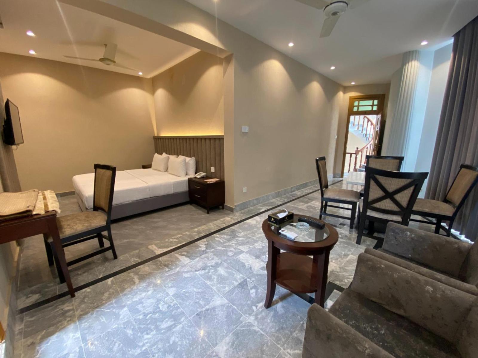 Hotel Vip Express Peshawar Exterior foto