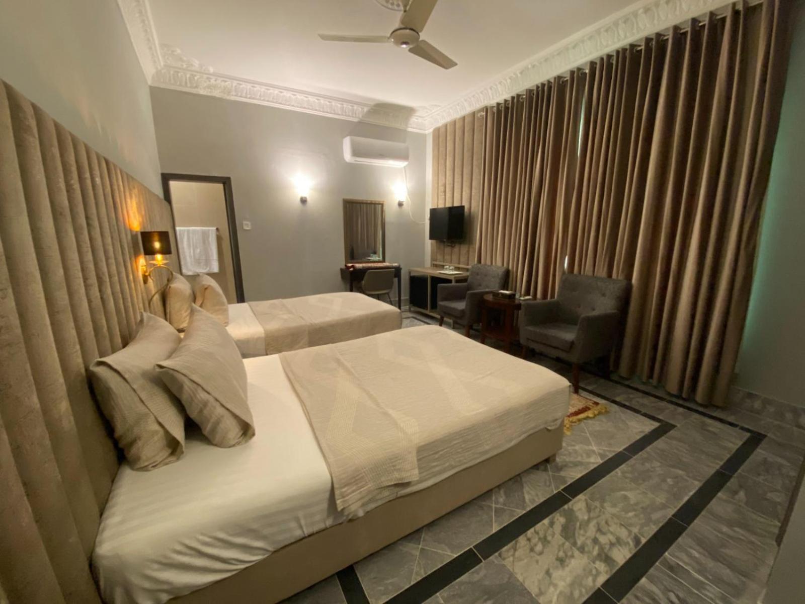 Hotel Vip Express Peshawar Exterior foto